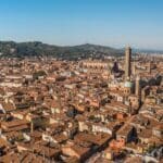Bologna romantica: cosa vedere tra torri, portici e canali