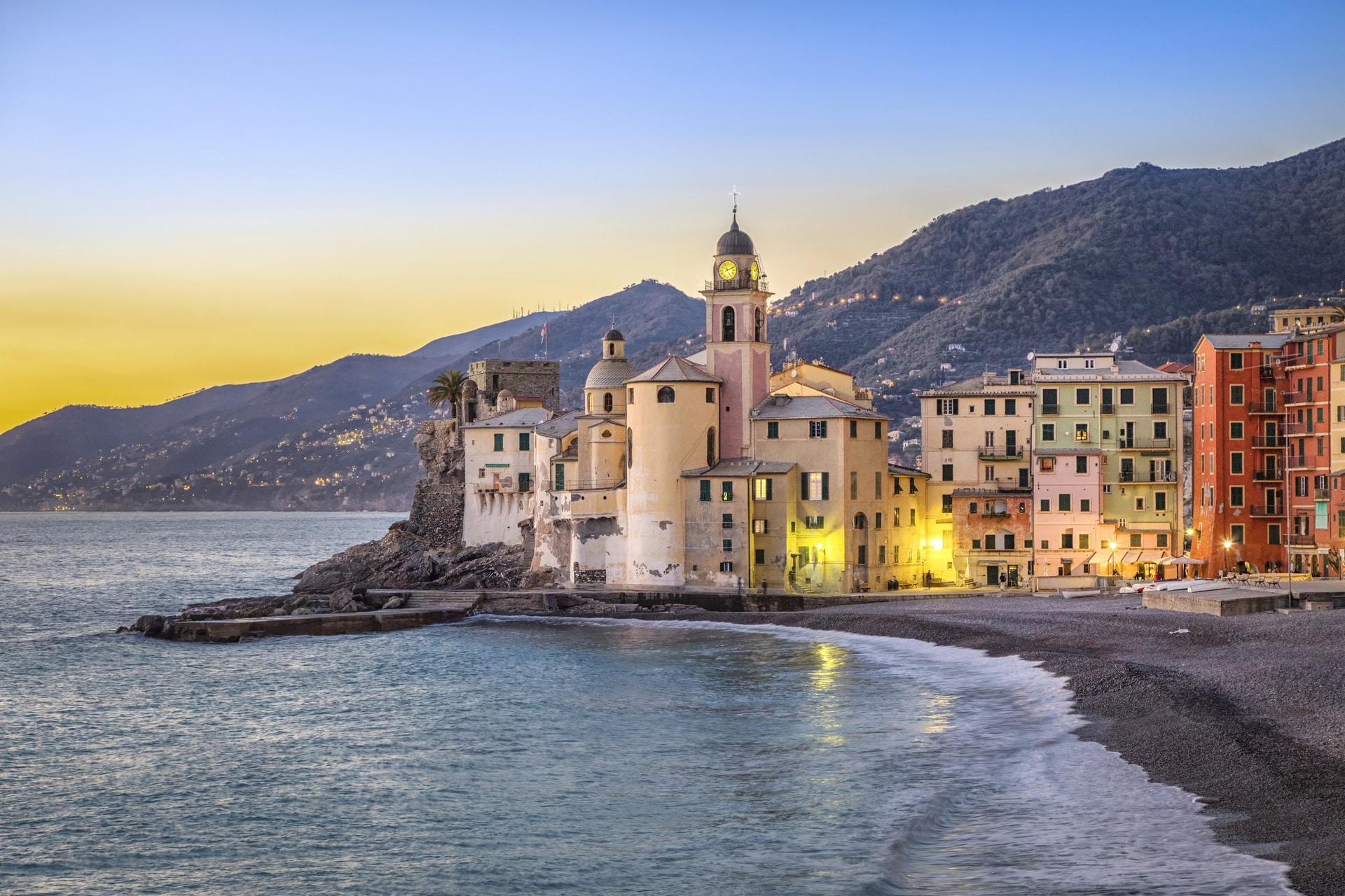 camogli al tramonto in inverno, una meta ideale per vivere il mare d’inverno – Vacanze-Marine.it